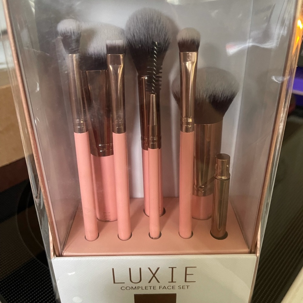 Luxie Complete Face Brush Set